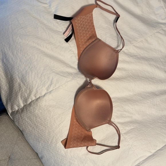 Brand New Victorias Secret push up bra 32D - Picture 3 of 5